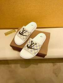 Picture of Louis Vuitton Slippers _SKULVsz38-44jyh0537830